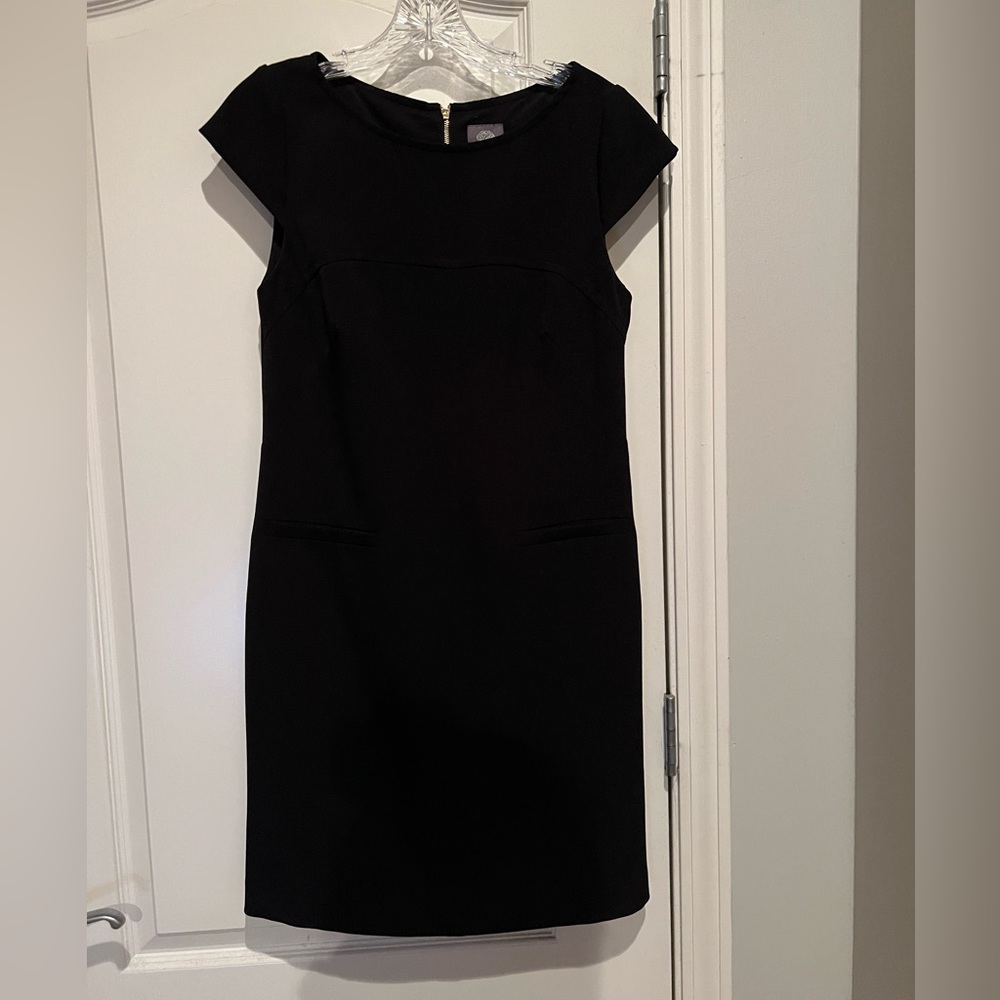 EUC NBW Vince Camuto Size 4 Little Black Dress